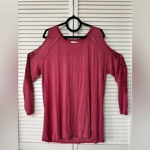 Love Fire Women’s Rose Cold-Shoulder Lace Sleeve Top, Size: 2X, NWOT